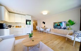 Edler Wohnraum Schwanenteich-Oase Mit Balkon, Kaffeevollautomat, Lift & Parkplatz