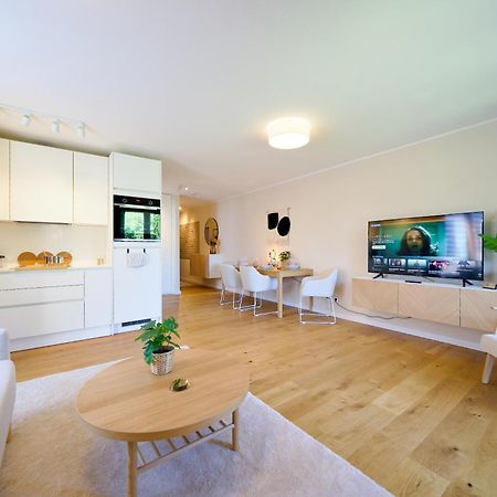 Ferienwohnung Edler Wohnraum Schwanenteich-Oase Mit Balkon, Kaffeevollautomat, Lift & Parkplatz Zwickau Exterior foto